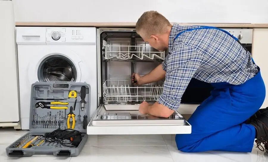 Körfez Gorenje servisi teknisyen ekibi beyaz eşya tamiri yaparken